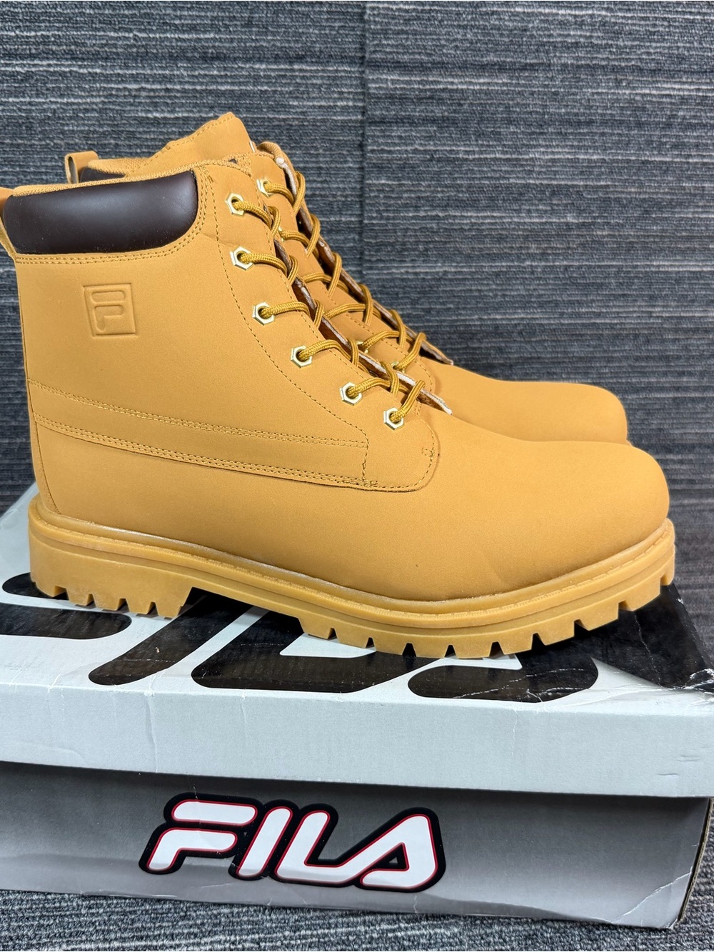 Fila Edgewater 9 Wheat/Gum Hike/Work Boot w/Padded Collar Mens 13 New
